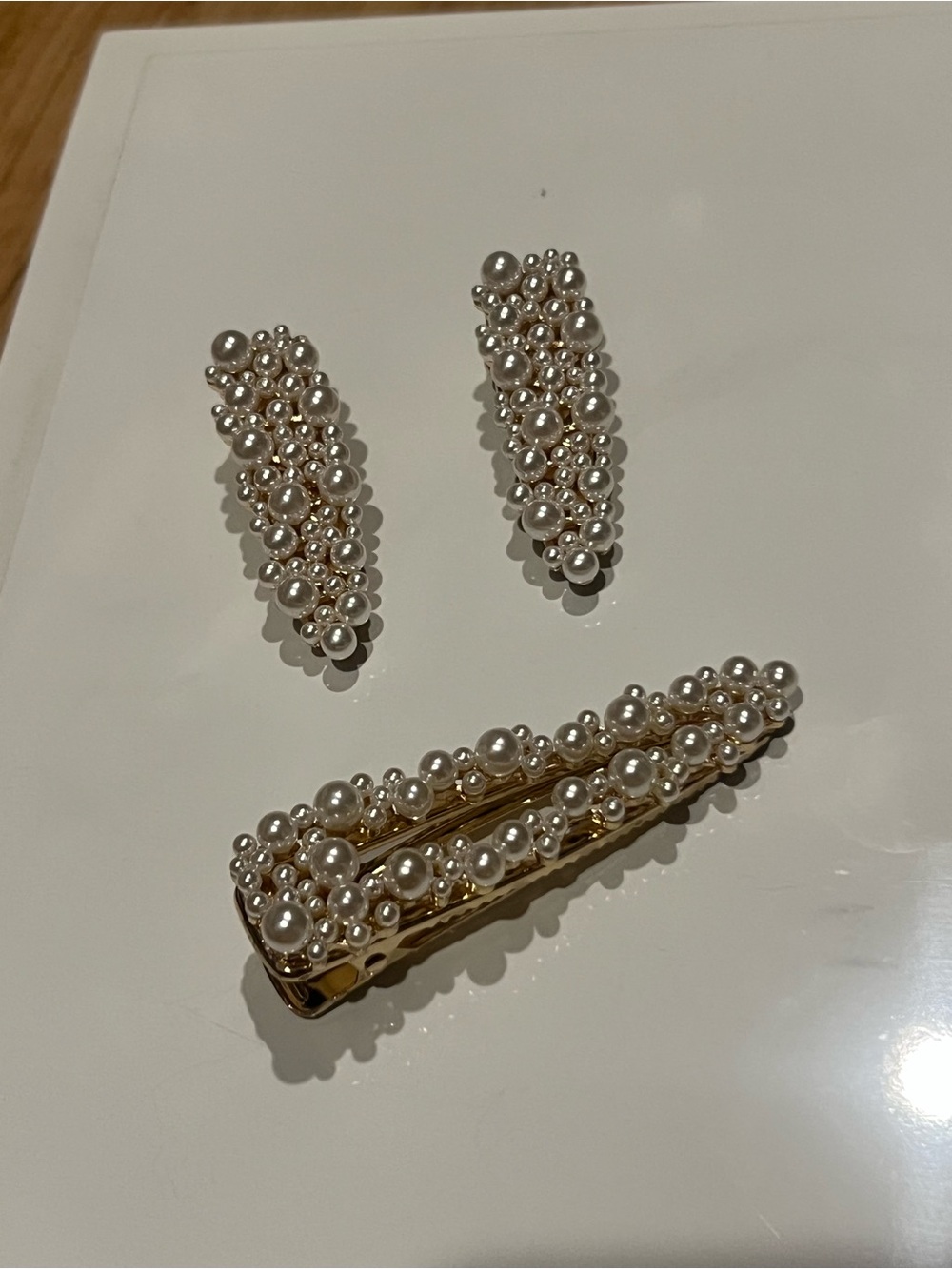 Pearl-Embellished Hair Clip Set in Ivory and Gold